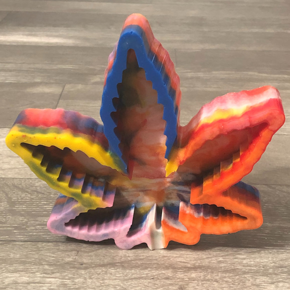 One-of-a-Kind Colorful Handmade Leaf Ashtray - Picture 4 of 6